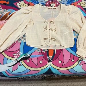 Levi’s Cream Long Sleeve Tie-Front Blouse